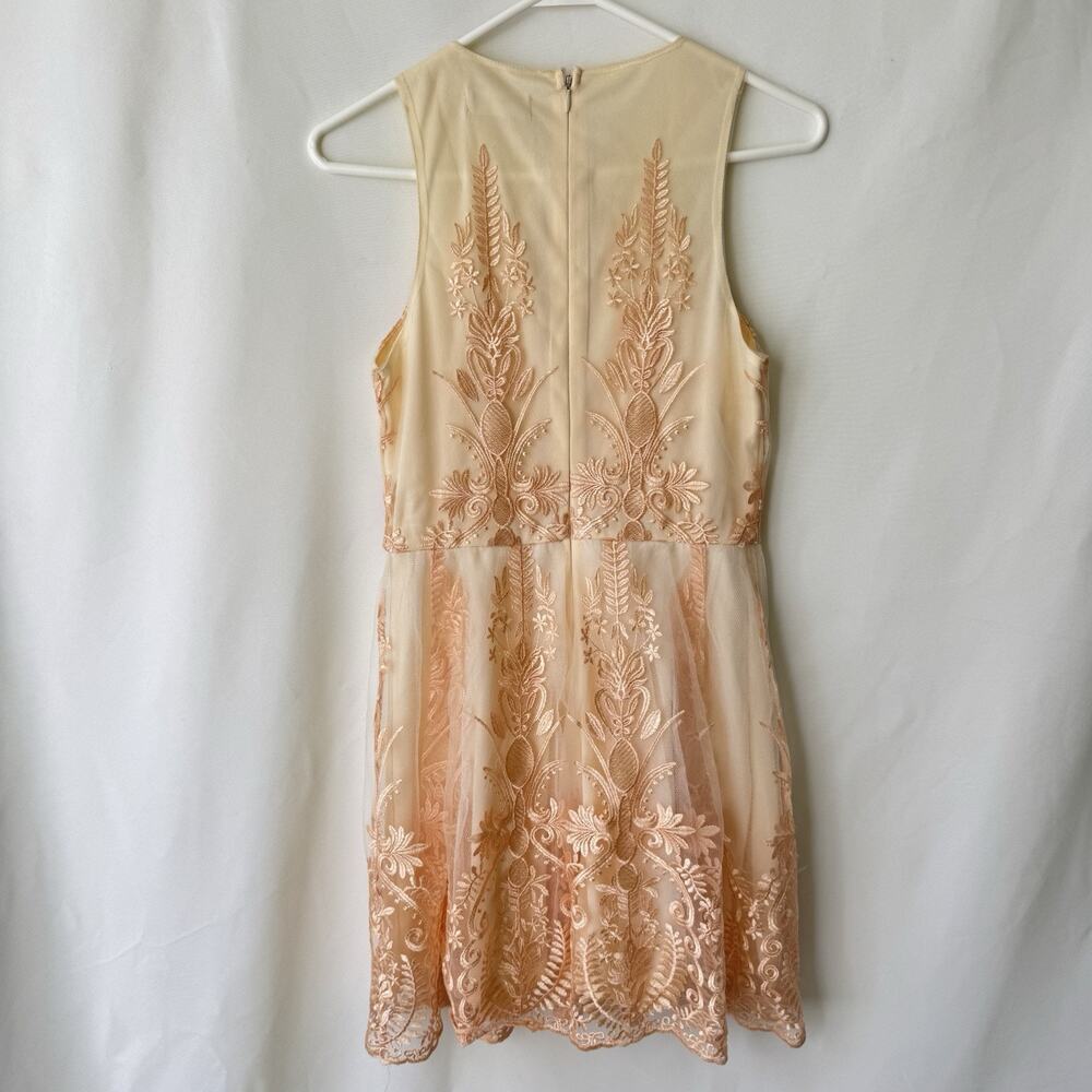 Altar’d State Womens Small Embroidered Tulle Dress Blush Sleeveless Fit Flare - Picture 4 of 11